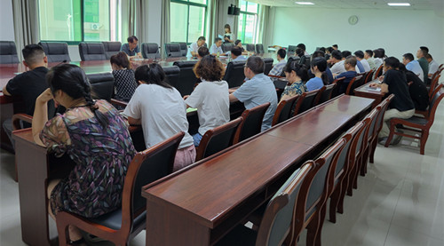 匯盈公司貫徹落實(shí)高新區(qū)周例會(huì)工作精神